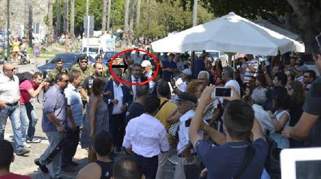 Yunan Savunma Bakan, stanky'de protesto edildi