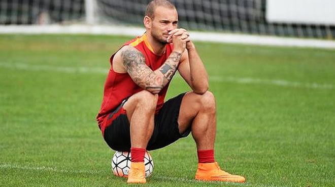 FLA! Sneijder imza atmyor nk...