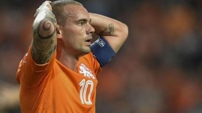 Sneijder hakeme isyan etti!