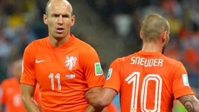 Arjen Robben 4 hafta sahadan uzak kalacak