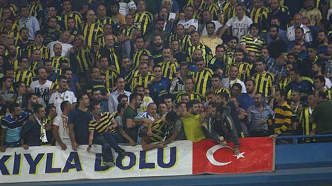 Fenerbahe tribnlerinde kavga!