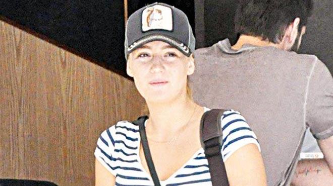 Gizem Karaca sevgilisi Kemal Ekmekiyle tatile gitti 