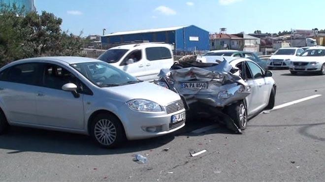 stanbulda ifte kaza: 18 yaral, trafik fel!