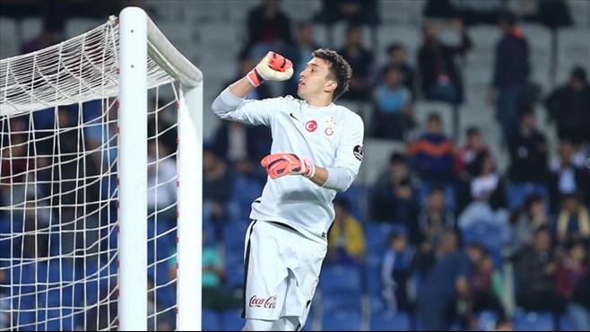 Muslera'dan zehir zemberek aklamalar!