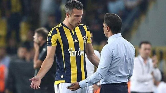 Van Persie ile her hafta 1 kriz!