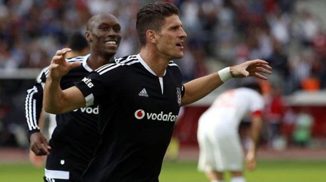 Mario Gomez, Podolski ve Van Persie'yi sollad!