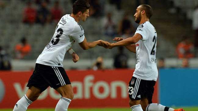 Mario Gomez ve Cenk Tosun Trabzonspor'u da geti!