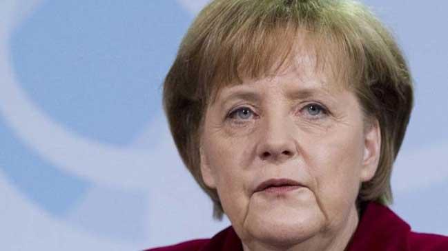 Merkel'den Davutolu'na taziye mesaj