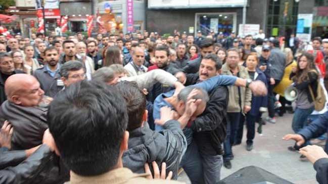 Bombal saldry protesto eden gruba ehit tepkisi