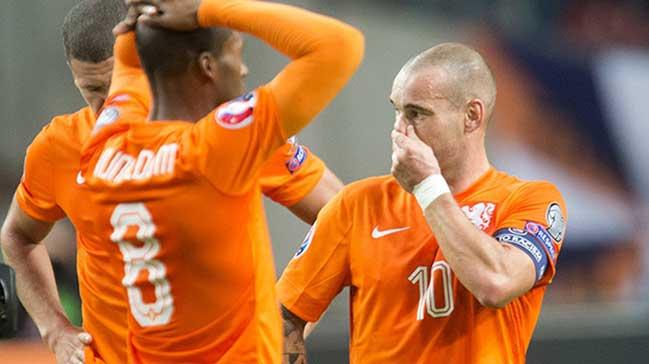 Sneijder ve Van Persie perian