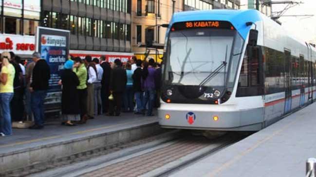 stanbul'da kaza! Tramvay seferleri durdu