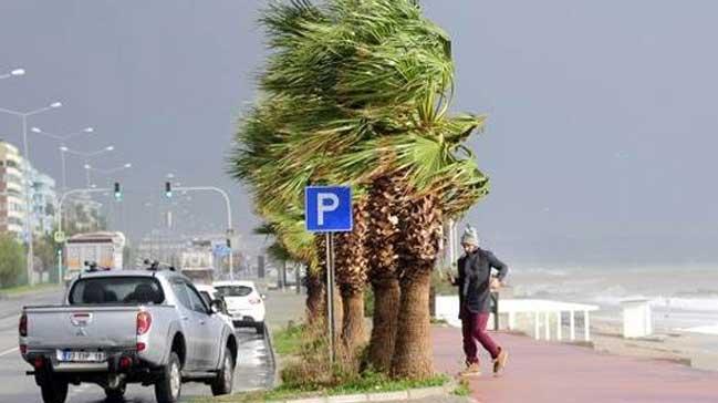 Antalya iin ok kuvvetli ya uyars: rencileri teneffse karmayn