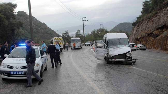 renci servisiyle otel servisi arpt: 13 yaral