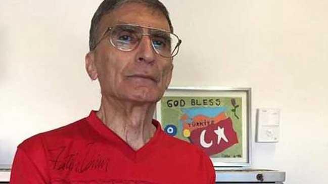 Aziz Sancar Milli forma ile poz verdi