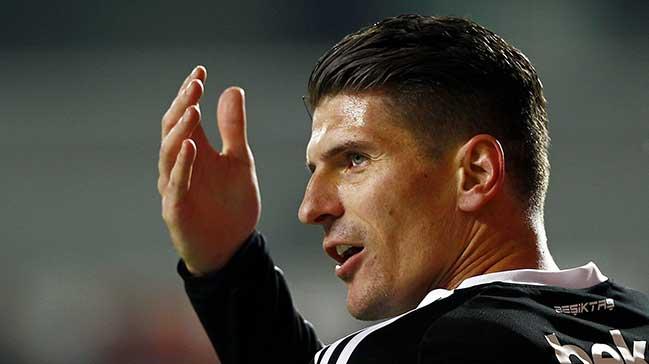 Mario Gomez ara vermiyor!