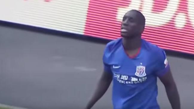 Demba Ba ldrd! Hat-trick...