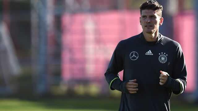 Mario Gomez 14 ay sonra Almanya 11'inde