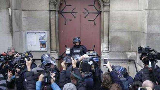 Paris'te kiliseye operasyon