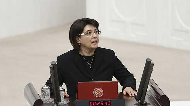 HDP'li Leyla Zana yeminini tekrarlamad