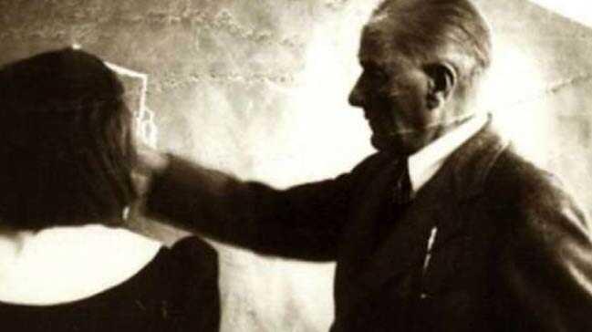 24 Kasm retmenler Gn iirleri, kompozisyon