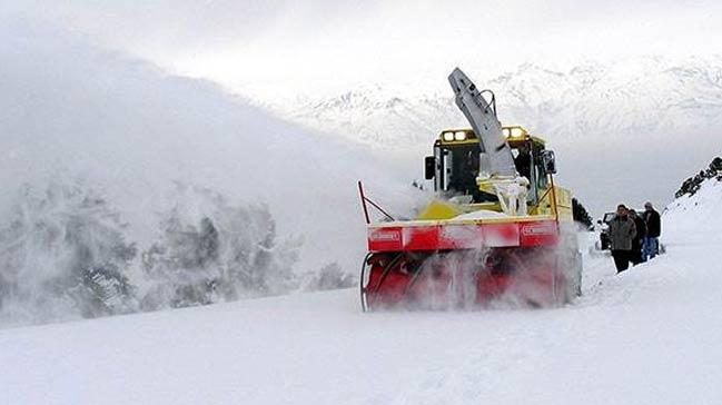 Erzincan'da 38 ky yolu kapand