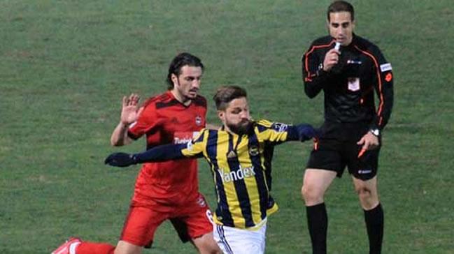 Serkan Tokat Fenerbahe taraftarlarla ayn uaa bindi