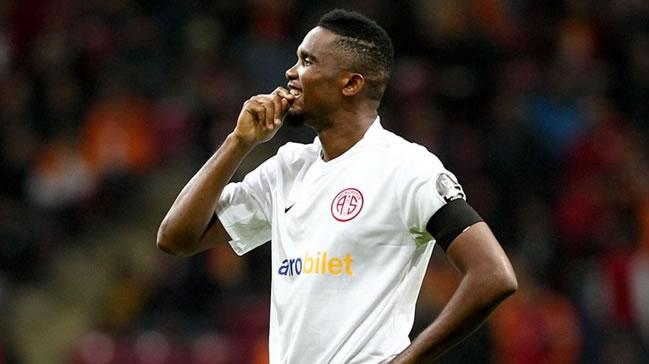 Samuel Eto'o kariyer rekoruna kouyor