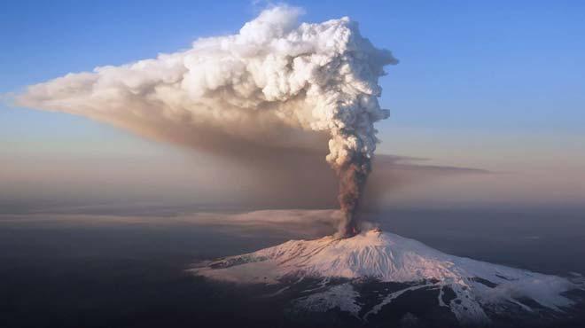 Etna Yanarda korkutuyor  