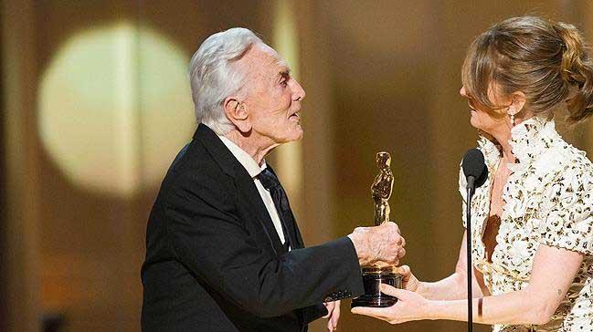 Kirk Douglas'dan 15 milyon dolar ba