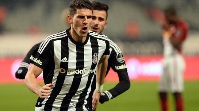 Mario Gomez, byle giderse kral!