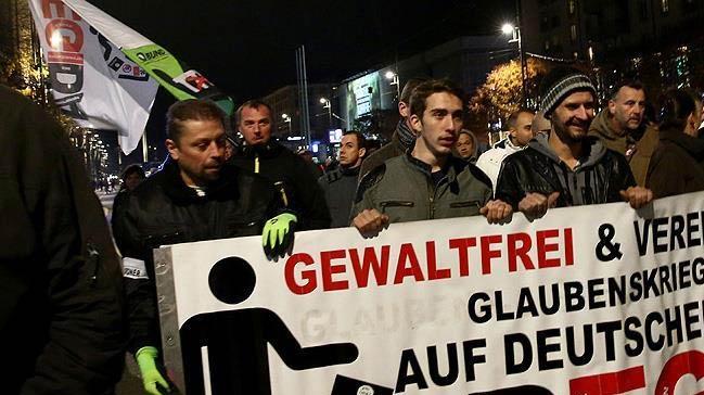 PEGIDA gsterilerinde 29 gazeteci saldrya urad