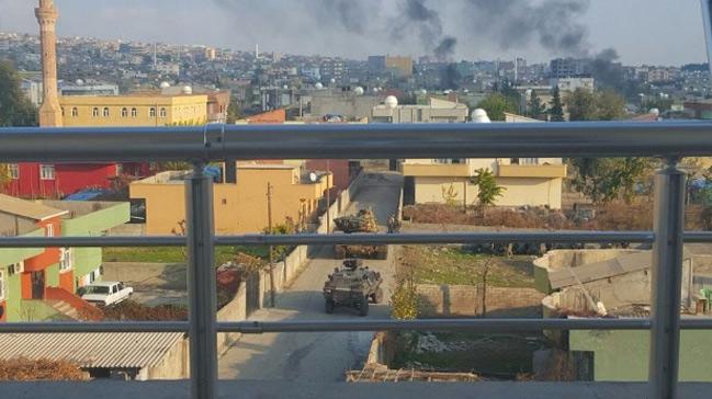 Cizre'de tanklar, bomba tuzakl barikatlar vuruyor