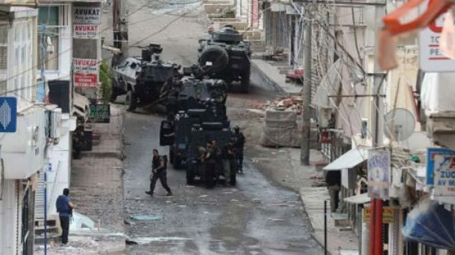 Nusaybin'de silah ve patlama sesleri