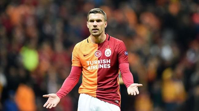 Podolski'den ynetime bilet eletirisi