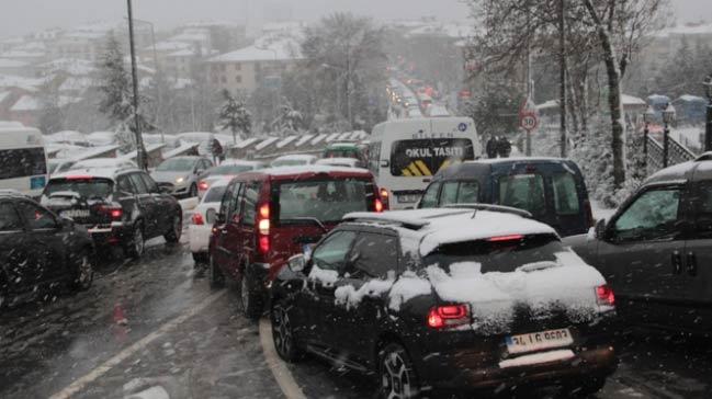 stanbulda trafik durma noktasna geldi