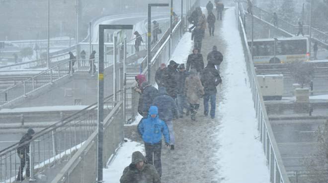 stanbul'da kar ya ne kadar devam edecek"