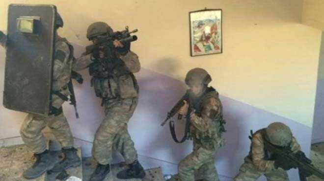 Diyarbakr'n Sur ilesinde 1 askerimiz ehit