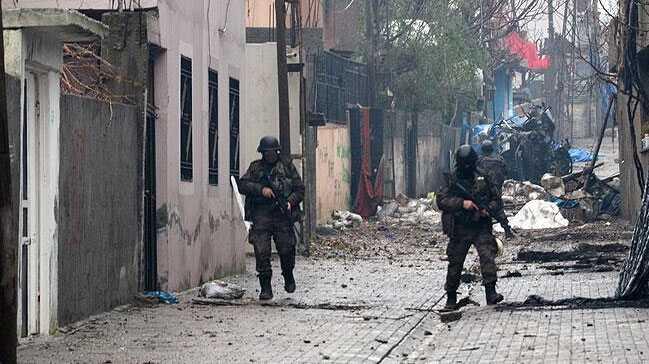 Cizre'de 4 terristin baheye gmlm cesetleri bulundu