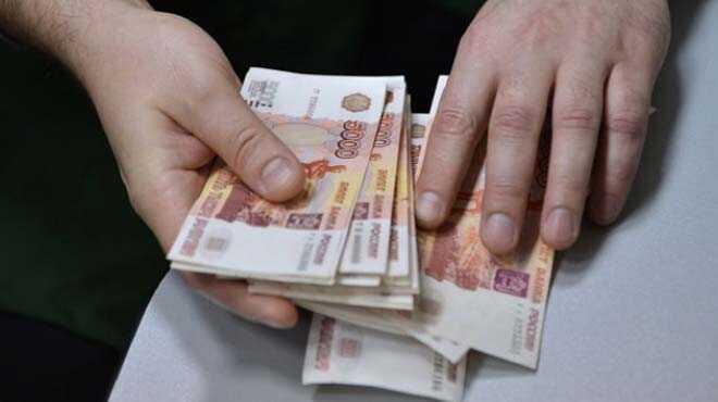 Rus halknn cebi yanyor