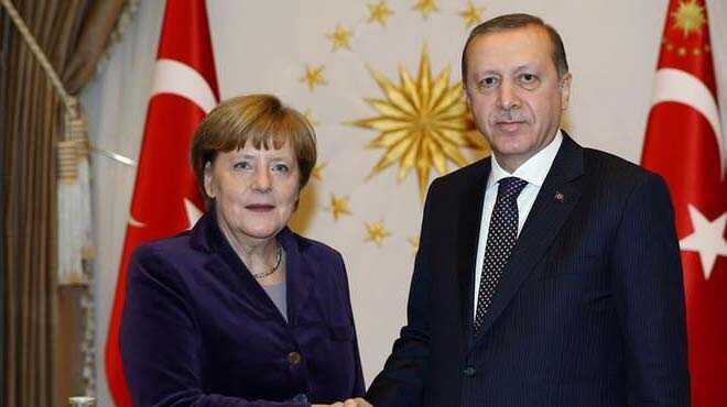Rusya'dan Merkel'e tehdit: Kelimeleri dikkatli se