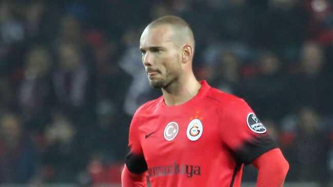 Sneijder: Galatasaray'da kaos hakim