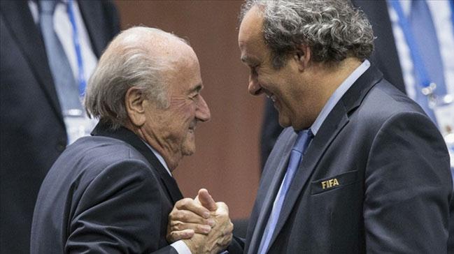 Fransa Futbol Federasyonu'na polisten Platini baskn