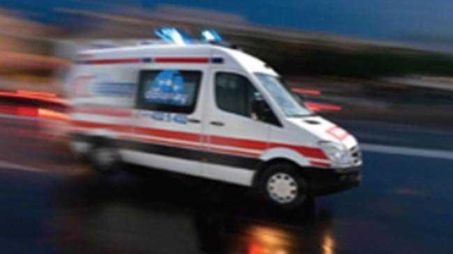 Rize'de ambulansn arpt retmen ld