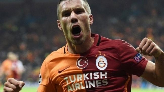 Podolski'den Fenerbahe'ye gnderme!