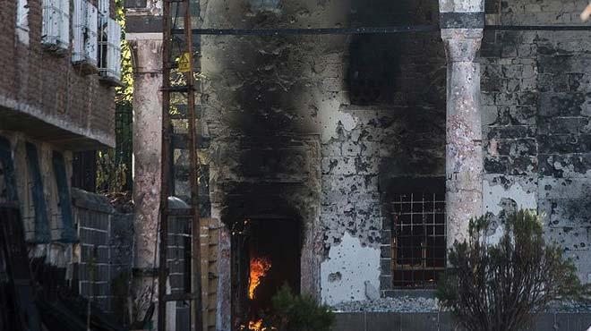 PKK yandalar cuma hutbesini protesto etti