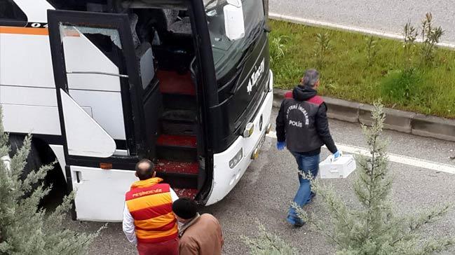 Kocaeli niversitesi giriinde kaza yapan otobs alnt kt