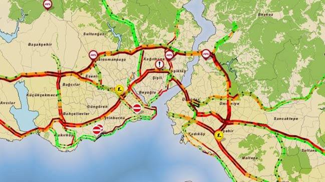 stanbul'da yamur trafii fel etti 