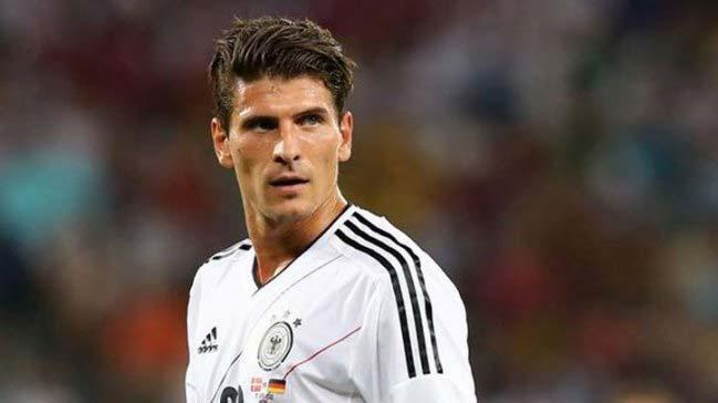 Lw'den Mario Gomez aklamas