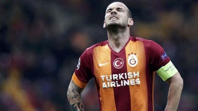 Sneijder, Fenerbahe derbisinde yok