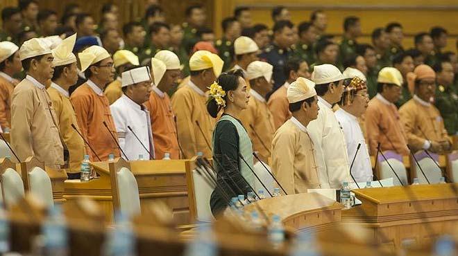 Myanmar'da tarihi yemin treni